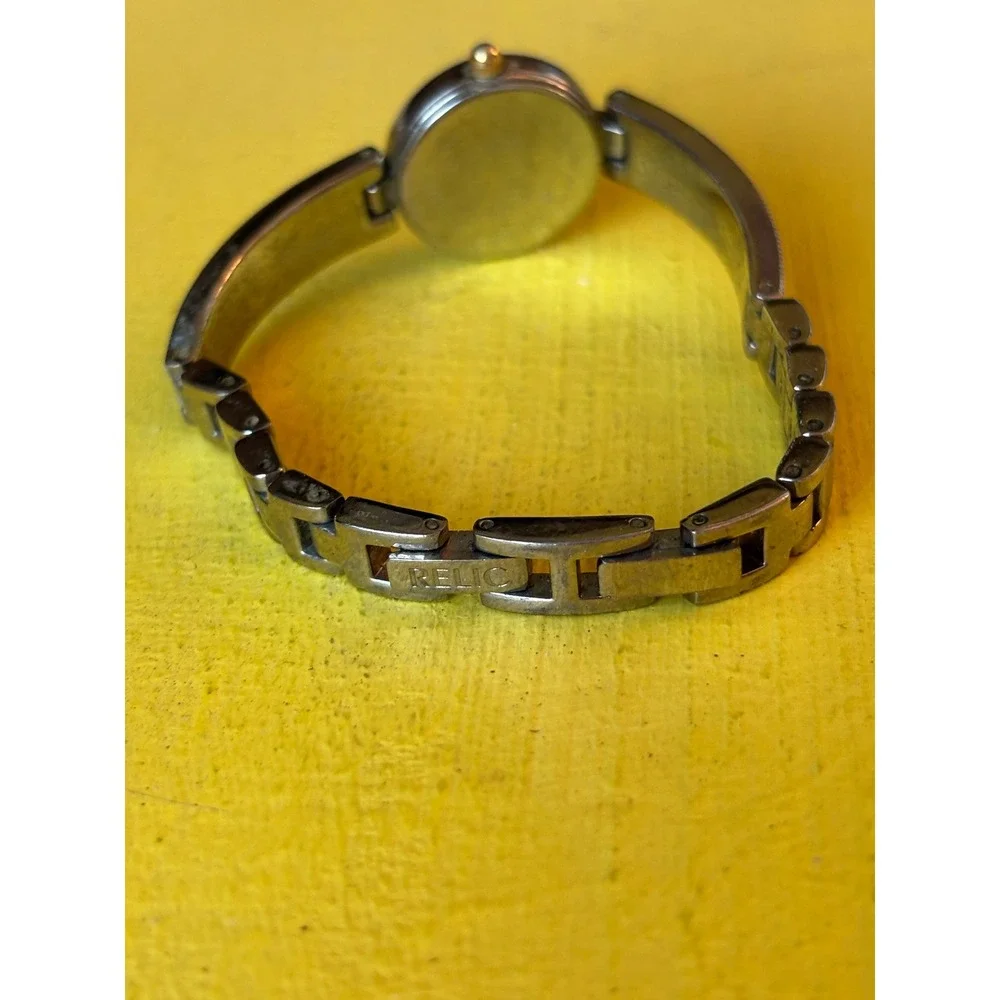 Relic by Fossil Womens Silver Tone Floral Engraved Bangle Watch ZR92207
